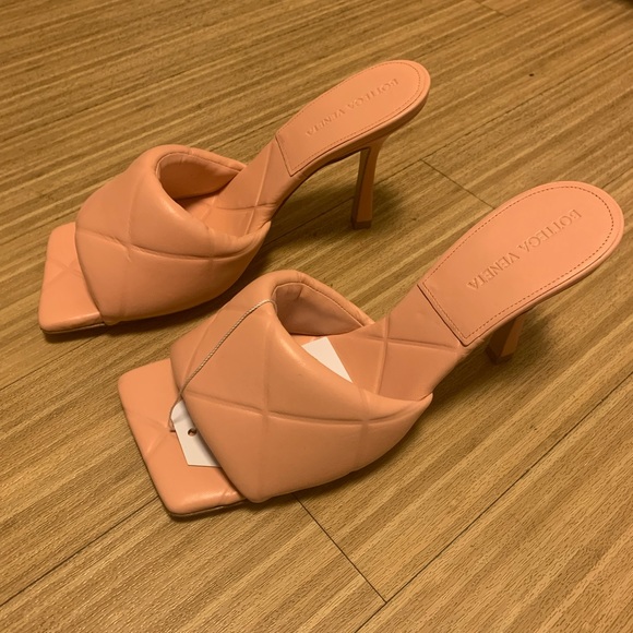 AUTHENTIC BOTTEGA VENETA LIDO PADDED RUBBER SANDAL MULES COLOR PEACHY NEW SZ 39 - Picture 6 of 8